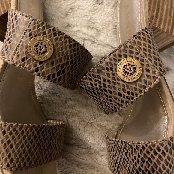 : : ANNE KLEIN NEW Faux Snake Skin Sandals with Chunky Heels : : - Picture 10 of 13